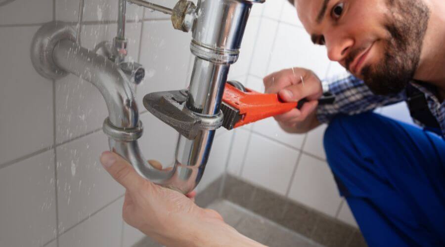Expert burst pipe repair services in Cottage Hills, IL
